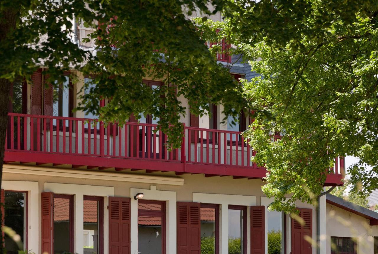 Hotel Le Monde De Charlie Bellerive-sur-Allier Exterior foto